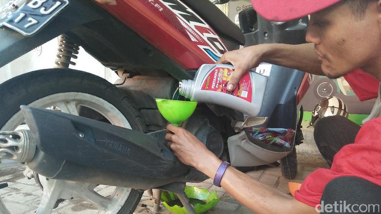 Ini Penyebab Oli Motor Cepat Encer Sebelum Waktunya