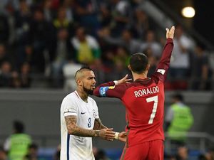 Vidal Bantah Ejek Ronaldo