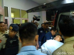 2 Anggota Brimob yang Ditusuk Dipindahkan ke RS Polri