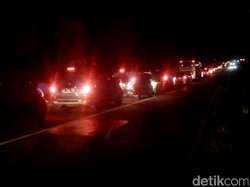 Jalur Selatan dari Sumpiuh-Buntu Macet Parah Sepanjang 16.5 KM
