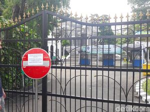 KRB Ditutup untuk Umum, Turis Lokal dan Asing Tetap Berdatangan