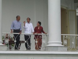 Hujan Turun Tak Lama Obama Tiba di Istana Bogor
