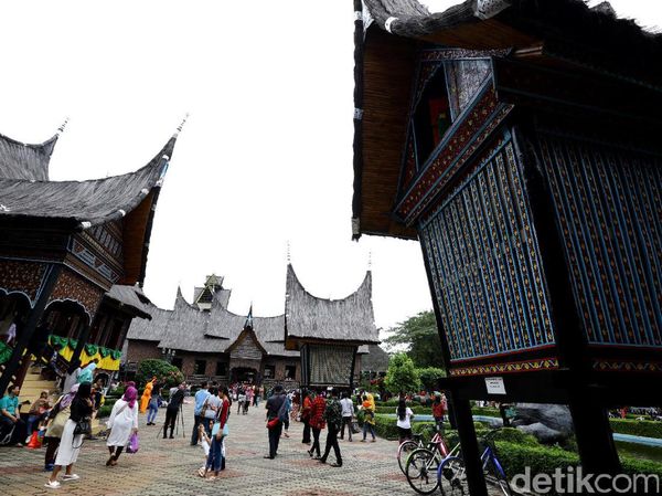 Libur Lebaran, 260 Ribu Orang Kunjungi TMII