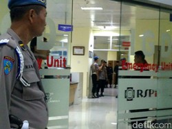 Polisi Jaga Ketat RSPP Tempat Anggota Brimob yang Ditusuk Dirawat