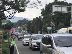 Kawasan Puncak Diberlakukan Satu Arah ke Atas dari Jakarta