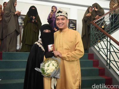 Ini Dia Kamilia Yasmin, Istri Egi John yang Bercadar
