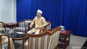 Senyum Semringah Egi John di Pernikahan Keduanya