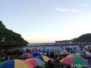 299 Ribu Wisatawan Kunjungi Gunungkidul 299 Ribu Wisatawan Kunjungi Gunungkidul