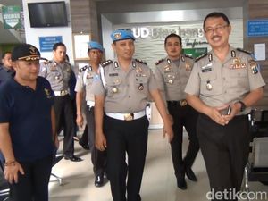 Korban Tertembak Pistol Polisi di Banyuwangi Dijenguk Tim Polda Jatim