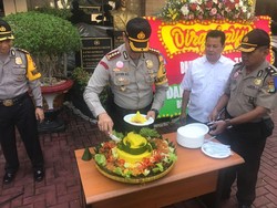 Begini Cara Polres Jakpus dan Tangerang Rayakan HUT Bhayangkara