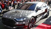 Spider-Man Narsis di Kap Mobil All New Audi