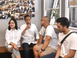 Ngopi Bareng Keluarga di Kopi Tuku, Jokowi Apresiasi Brand Lokal