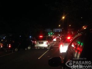 Arus Lalin di Suramadu Padat, Polisi: Bukan Toron, Tapi Ada Perbaikan Arus Lalin di Suramadu Padat, Polisi: Bukan Toron, Tapi Ada Perbaikan