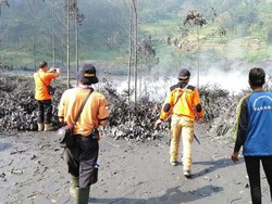 Kemensos Kerahkan Anggota Tagana ke Lokasi Letusan Kawah Sileri