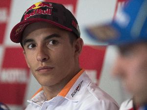 Bersenggolan di Trek, Marquez Langsung Minta Maaf ke Vinales Bersenggolan di Trek, Marquez Langsung Minta Maaf ke Vinales