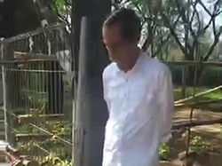 Jalan Bersama Keluarga, Jokowi Beli Kerak Telor di Kemayoran