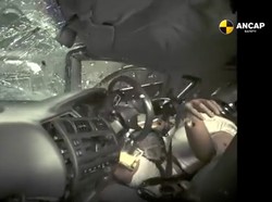 Ini Beda Mobil Menggunakan Airbag dan Tidak Saat Terjadi Tabrakan