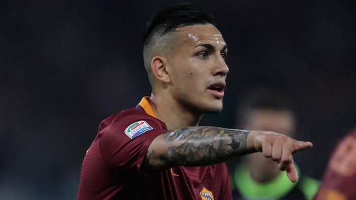 ROME, ITALY - APRIL 01:  Leandro Paredes of AS Roma gestures during the Serie A match between AS Roma and Empoli FC at Stadio Olimpico on April 1, 2017 in Rome, Italy.  (Photo by Paolo Bruno/Getty Images)