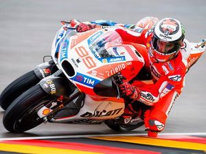 Lorenzo Berharap Hujan Tak Turun di Sachsenring Lorenzo Berharap Hujan Tak Turun di Sachsenring