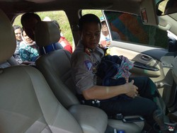Polisi Bantu dan Evakuasi Perempuan Melahirkan di Tol Cipali ke RS