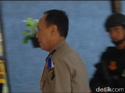 Kapolda Metro Jenguk 2 Anggota Brimob Korban Penusukan Teroris