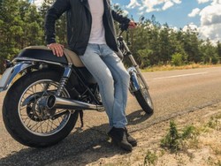 5 Bahaya Mengintai Si Pengendara Motor