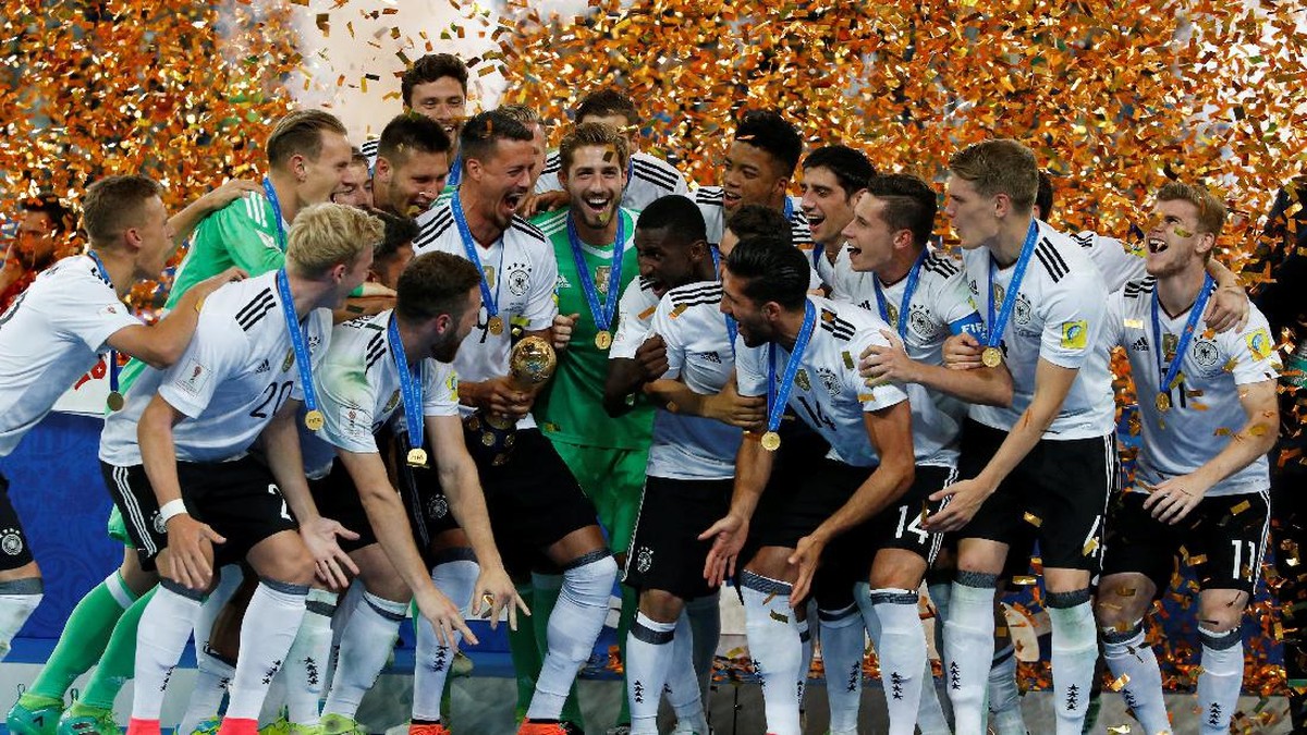 Timnas Jerman usai menjuarai Piala Konfederasi 2017 (Reuters / Carl Recine)