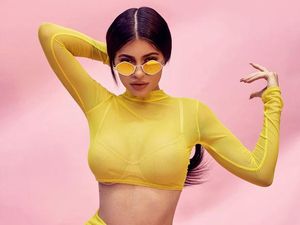 Ekspansi Bisnis, Kylie Jenner Kini Jualan Kacamata Ekspansi Bisnis, Kylie Jenner Kini Jualan Kacamata