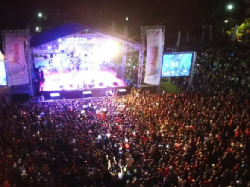 Wali Band dan Aulia DAcademy Hibur Wisman Crossborder