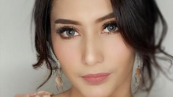 Jelang Menikah, Tyas Mirasih Berseri-seri