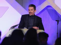 Ethan Hawke Ungkap Pengalaman Menikah dengan Uma Thurman di Novel ke-4