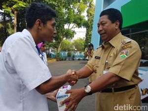 Hari Pertama Kerja, 7 ASN Magelang Terima Hadiah atas Dedikasinya