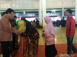 Syawalan, Ribuan Warga Yogya Antri Bersalaman dengan Sultan HB X