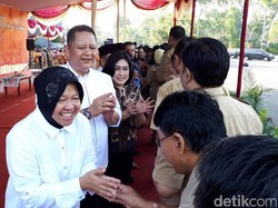 Wali Kota Risma Salami Ratusan Pegawai Pemkot Surabaya