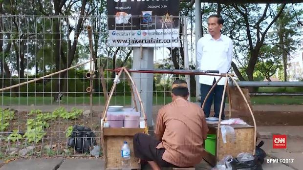 Jokowi dan pedagang kaki lima.