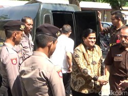 Penampilan Berbeda Dimas Kanjeng dalam Sidang Tuntutan, Ini Fotonya