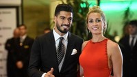 Suarez memberikan bocoran kalau dia bakal mendapatkan anak ketiga baru-baru ini (EITAN ABRAMOVICH/AFP)