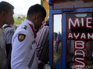 Pedagang Jajanan Rakyat Ramaikan Halal Bihalal Pemkab Bandung