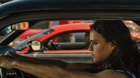 Melihat Adegan Berbahaya Michelle Rodriguez di Fast & Furious