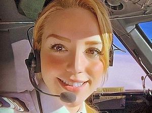 Bikin Jatuh Cinta, Aneka Potret Selfie Pilot Cantik