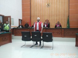 Ridho Rhoma Jalani Sidang Perdana Kasus Narkoba Hari ini