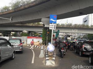 Polisi Tinjau Lokasi Pengalihan Lalin di Simpang Matraman Malam Ini Polisi Tinjau Lokasi Pengalihan Lalin di Simpang Matraman Malam Ini