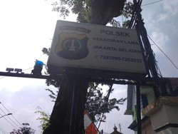 Polsek Kebayoran Diteror dan Dipasangi Bendera ISIS, Polisi Cek CCTV