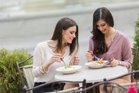 Tak Sekadar Enak, Anak Millennial Punya Kriteria Saat Pilih Restoran