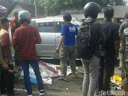 Dua Pemotor Tewas Ditabrak Bus dan Mobil Sekaligus di Karanganyar