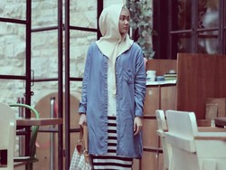 Foto: Ini Gaya Hijab Khas Rina Nose yang Jadi Tren