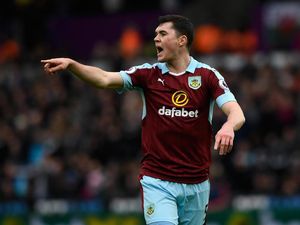 Belanja Berlanjut, Everton Gaet Michael Keane