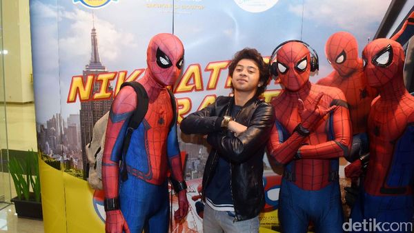 Bastian Steel Diserbu Kloningan Spider-Man
