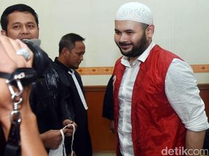 Rekam Jejak Ridho Rhoma yang Tak Bisa Lepas dari Narkoba Rekam Jejak Ridho Rhoma yang Tak Bisa Lepas dari Narkoba