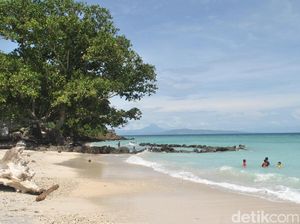 Foto Pantai Pasir Putih di Sabang, Nggak Kalah Sama Bali!